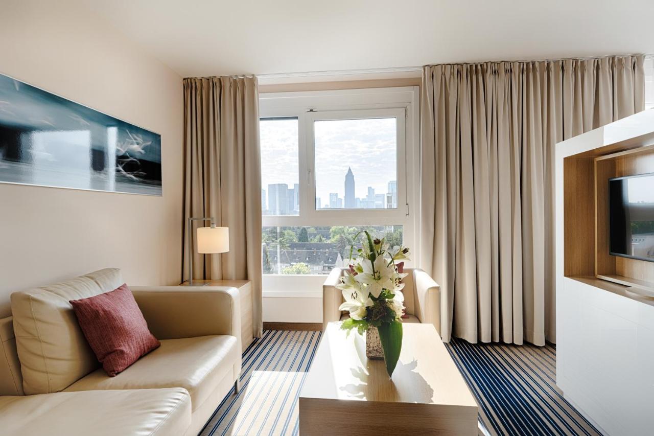 Junior Suite mit 2 Einzelbetten, Schlafsofa und Badewanne